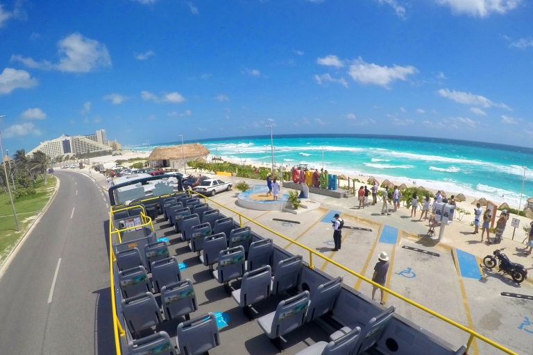 Cancun Hop-on Hop-off Bus Tour i Hard Rock Beach Club