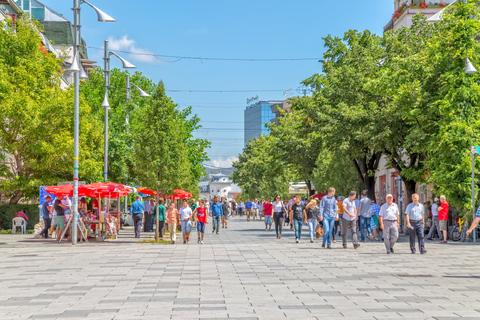 Paisagens verdes e parques de Tirana - passeio a pé