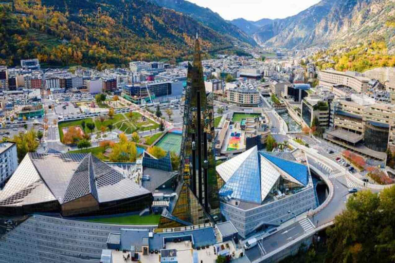 De Barcelona: Viagem guiada de 1 dia para Andorra e FrançaDe Barcelona: viagem de um dia guiada a Andorra e França