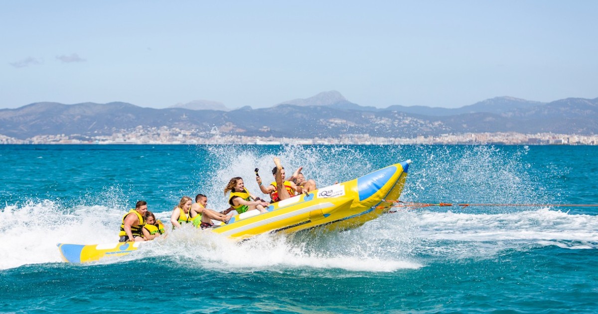 Púrpura cualquier cosa Quinto Playa de Palma: Banana Boat Ride | GetYourGuide
