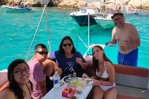 Marseille: Dagsbådtur i Calanques med vinsmagning