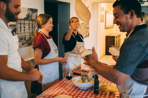 Sorrento: clase de preparación de pizza en la escuela de cocina de Tirabusciò