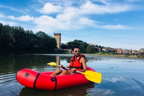 Florence : Croisière guidée en kayak sur le Ponte Vecchio et les curiosités de la ville
