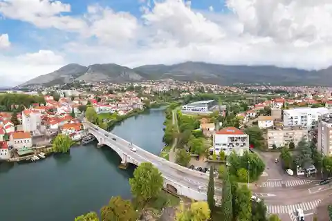 Viaje Romántico en Trebinje - Recorrido a pie