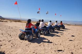 Von Las Vegas aus: Nellis Dunes ATV Tour mit Shuttle-Transfer
