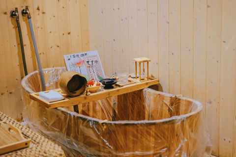 Guangzhou: Traditional Chinese Seasonal Herbal Bath