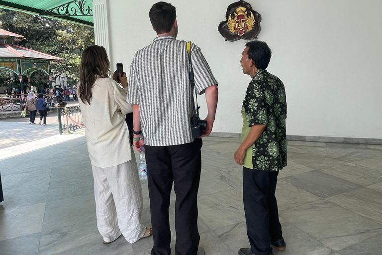 Yogyakarta: Sultan Palace and Water castle Guided Tour Water castle Guided Tour