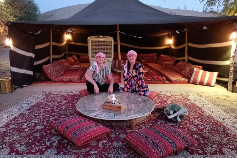 Dubai: Al Marmoom and Al Qudra Lakes Guided Tour with Dinner Shared Tour