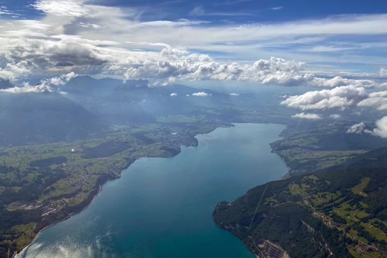 Bern: privé-helikoptervlucht van 26 minuten op het meer van Thun