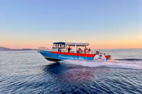 In der Nähe von Ajaccio : Kreuzfahrt zur Piana Scandola Klippe mit Sonnenuntergangsprobe