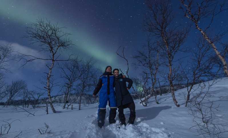 Tromsø: caccia all'aurora boreale con guida, pasti e falò