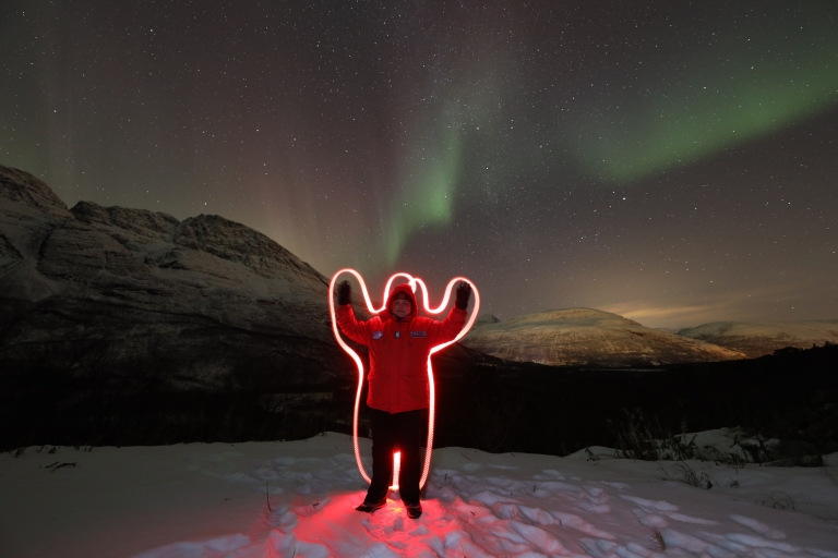 Tromso : Chasse aux aurores boréales en bus en ENG, FR ou ESVisite des aurores boréales avec un guide parlant anglais