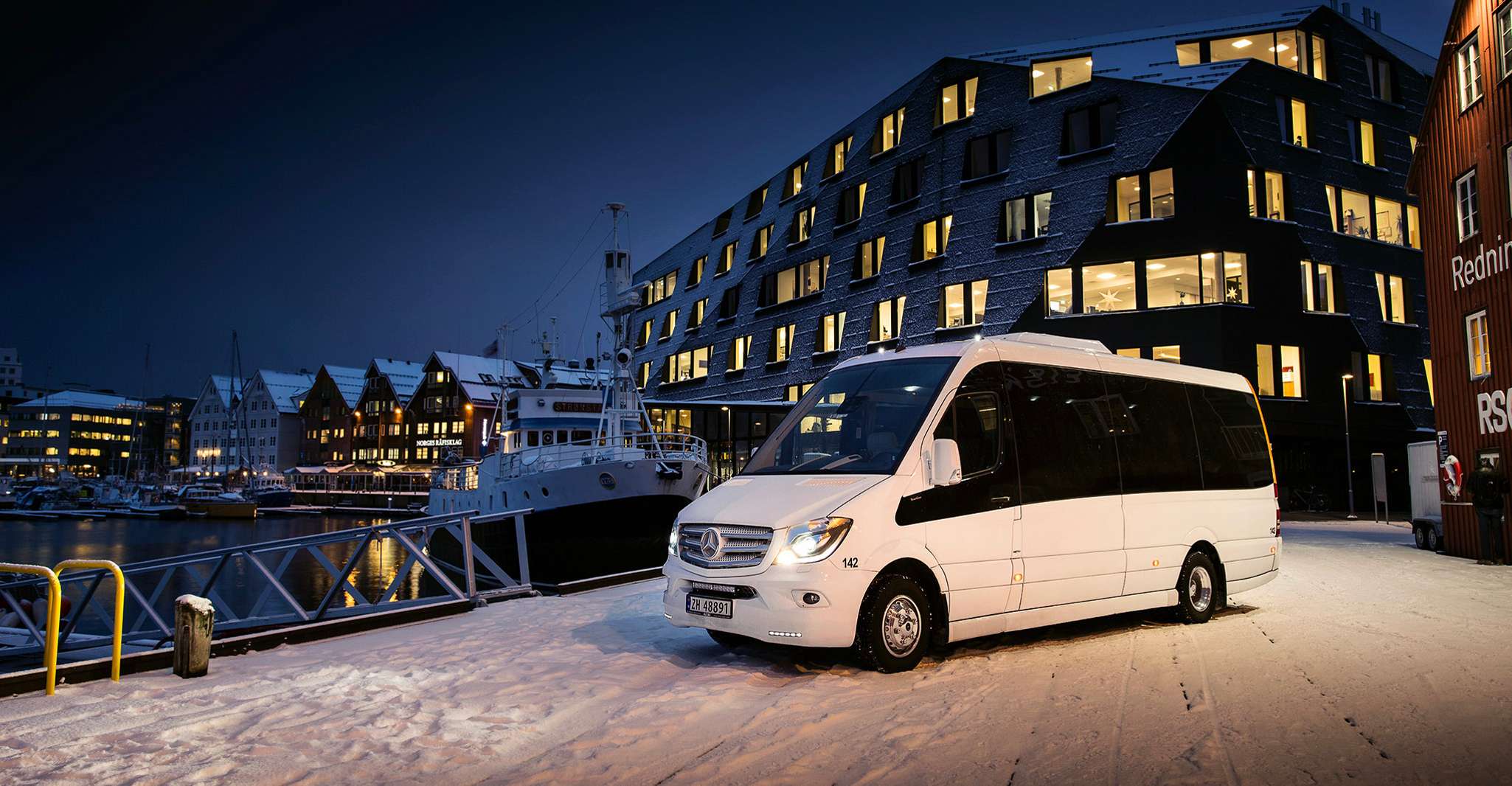 Tromsø、Aurora Borealis Chase和导游、餐食和营火 - Hizvo