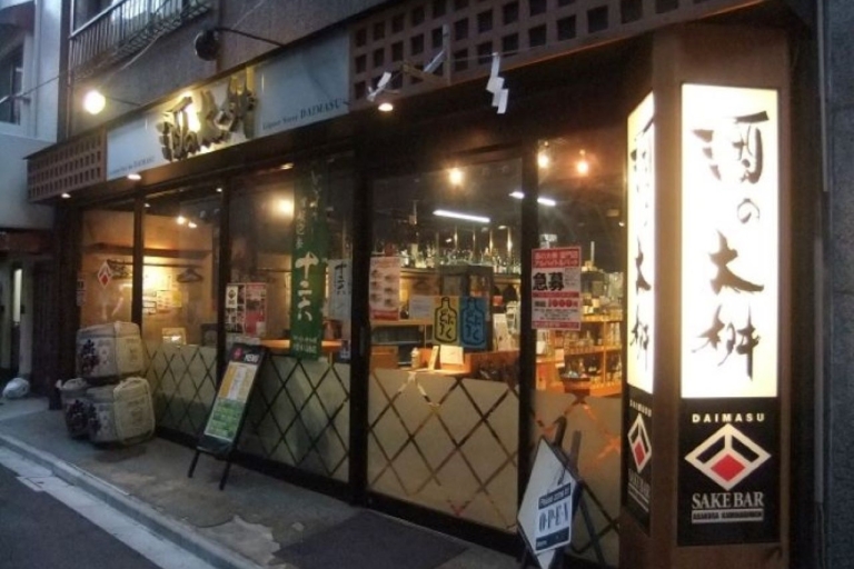 Tokio: experiencia gastronómica de historia y cultura de AsakusaTokio: Asakusa Evening History Tour y Bar Hopping