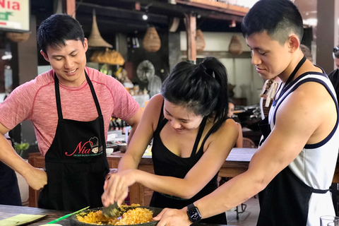 Bali: Balinese Cooking Class and Market Tour