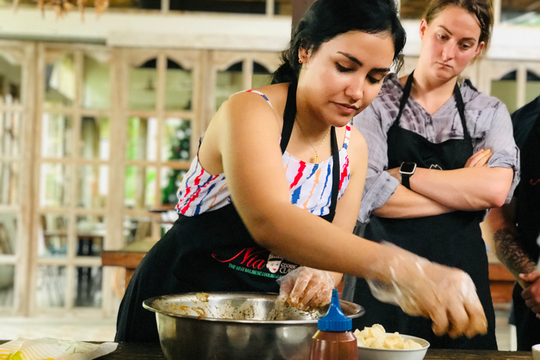 Bali: Balinese Cooking Class and Market Tour