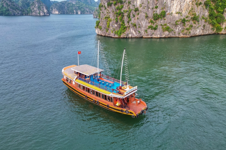 Hanoi: 2-day Cat Ba Island Resort Stay with Nature Tours