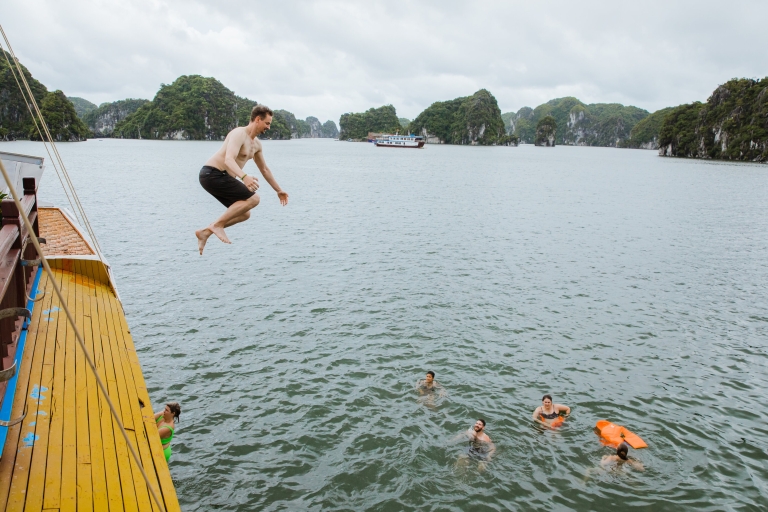 Hanoi: estadía de 2 días en Cat Ba Island Resort con recorridos por la naturaleza