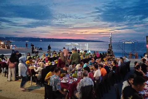 Bali : Jimbaran New Dewata Cafe Repas de fruits de mer avec boissons