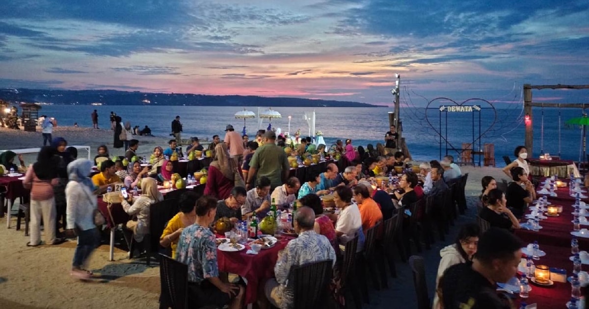 Bali: Jimbaran New Dewata Cafe Seafood Meal With Drinks | GetYourGuide