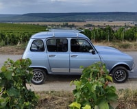 De Epernay, visite de Champagne dans une vieille voiture avec dégustations - Hizvo
