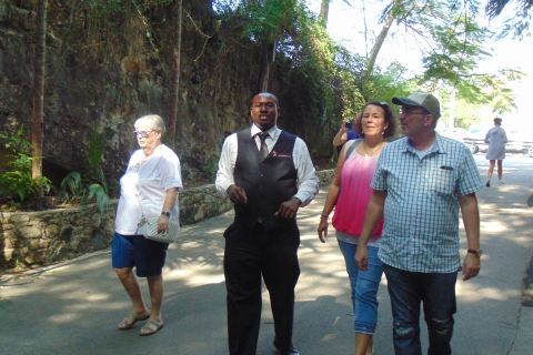 Nassau: Private and Personalized Island Tour Tour in Car