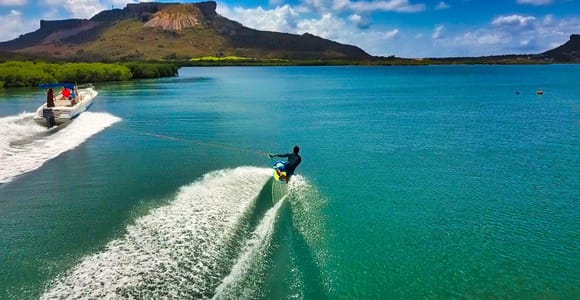 Willemstad: Spanish Waters Lagoon Boarding Experience