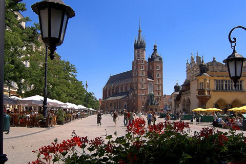 Krakow: Walking Tour and Liqueur Tasting with Local Guide Portuguese, French, Italian