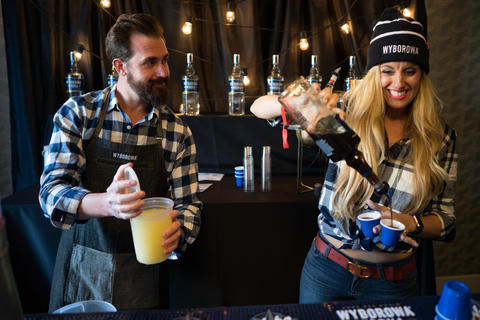 Krakow: Walking Tour and Liqueur Tasting with Local Guide Portuguese, French, Italian