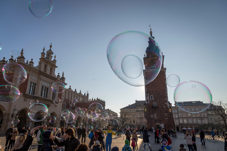 Krakow: Walking Tour and Liqueur Tasting with Local Guide Portuguese, French, Italian