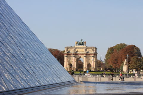 Paris: Kombi aus reservierter Louvre-Karte und FlusskreuzfahrtParis: Kombiticket für den Louvre und eine Flusskreuzfahrt