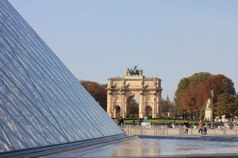 Paris: Louvre Reserved Ticket and River Cruise Combo Paris: Louvre Timed Entry and Seine Cruise Combo