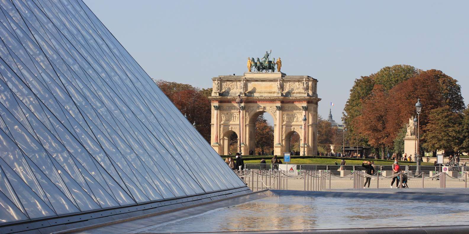 Paris: Louvre, Sainte-Chapelle, & Notre Dame Full Day Tour
