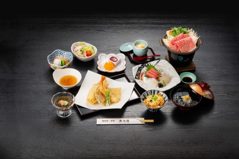 Asakusa: japoński tradycyjny rejs po Yakatabune z kolacjąTokio: Rejs z kolacją Yakatabune