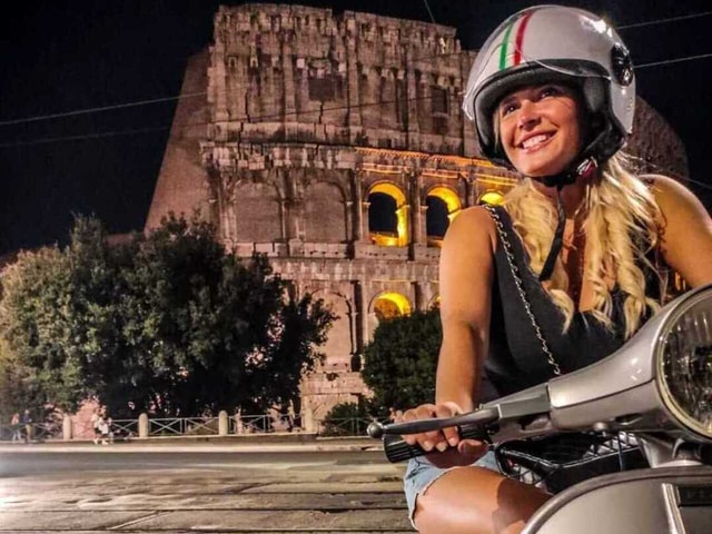 Rome by Night Vespa Tour With Driver/Private Guide