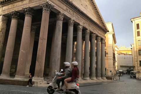Excursion d'une demi-journée à Rome en Vespa avec chauffeur privé