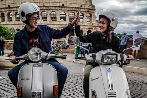 Rom: Halbtägige Vespa-Tour mit privatem Fahrer