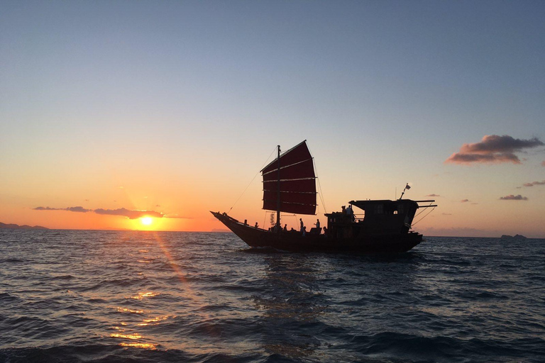 Koh Samui: Całodniowy rejs na wyspę Koh Phangan z zachodem słońcaKoh Samui: całodniowy rejs na wyspę Koh Phangan z zachodem słońca