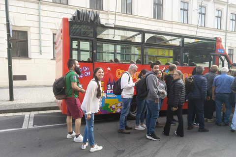 Praga: Tour panoramico della città in autobus e tour in barca opzionaleBiglietto da 24 ore per il tour in autobus