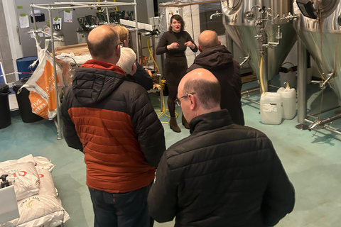 Liverpool: Brewery Bus Tour with 12 Beer and Pizza Late Afternoon Tour