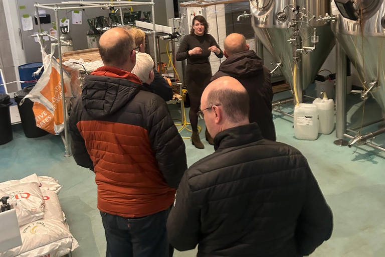 Liverpool: Brewery Bus Tour with 12 Beer and Pizza Late Afternoon Tour