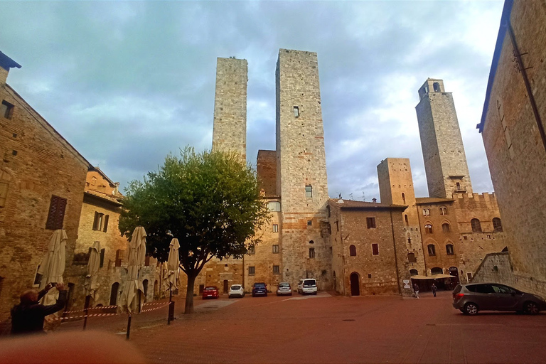 Florence: Volterra & San Gimignano Wine Tour with Lunch Chianti Tour with visit of San Gimignano & Volterra