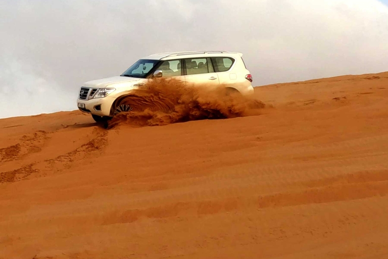 Z Dubaju: półdniowa wycieczka na pustynię z jazdą na quadzieWspólny środek transportu