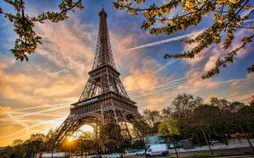 Paris: Access Eiffel Tower Summit or Second Level