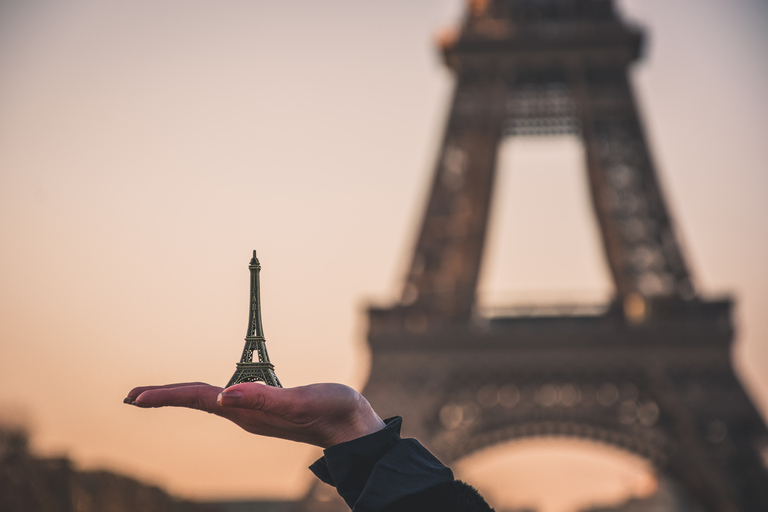 Paris: acesso ao cume da Torre Eiffel ou segundo nívelAcesse o cume da Torre Eiffel