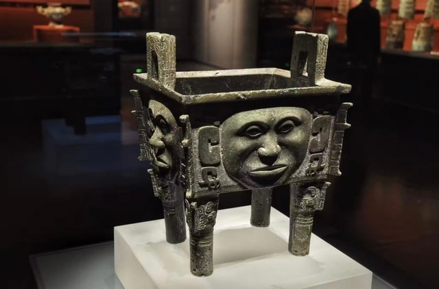 Private Changsha Day Trip: Han Treasures & Modern Culture