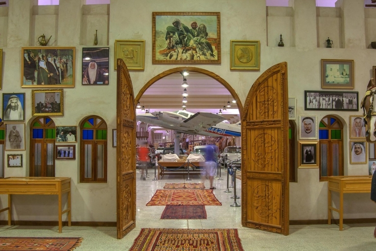 Combo Sheikh Faisal Museum i tor wyścigów wielbłądów.