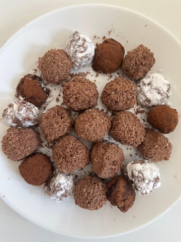 Ghent: Chocolate Truffle Workshop - Make and Take 25 Truffles