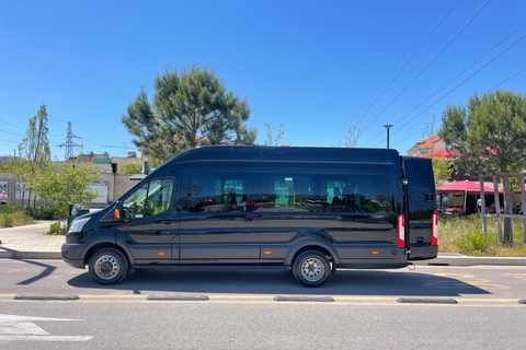 Tirana/Durres nach Saranda über Gjirokastra: Privater Transfer