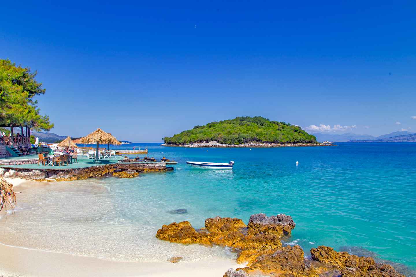 티라나 또는 두러스에서 사란다까지: 개인 차량 이동